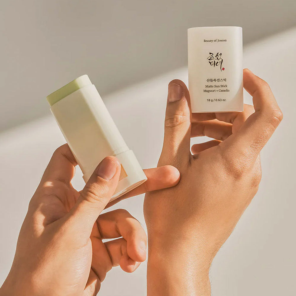 Matte Sun Stick : Mugwort + Camelia (18g)
